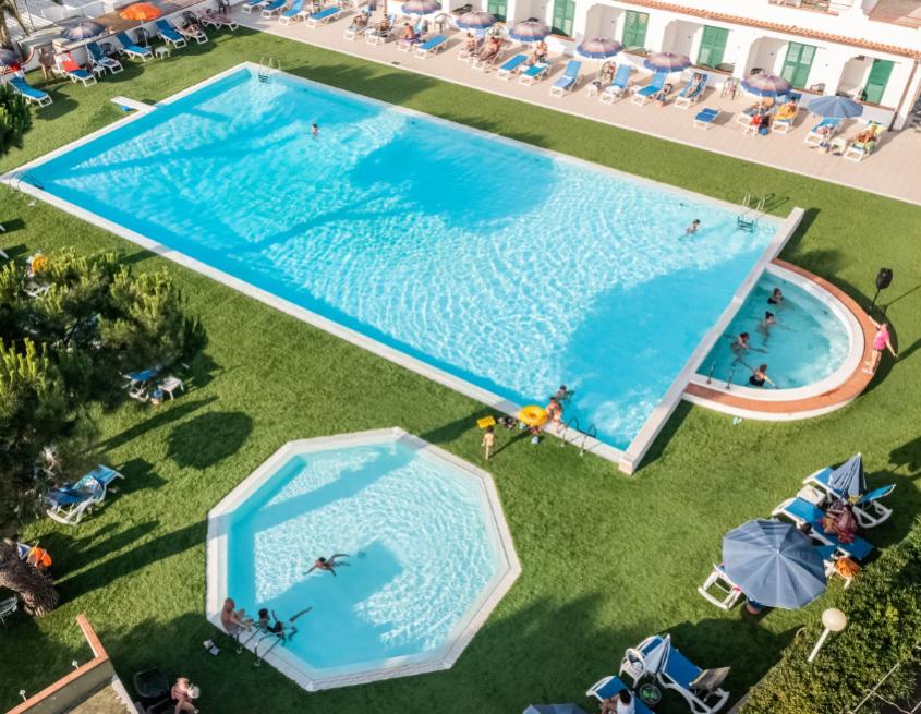 hoteldamato en pool-and-beach 017
